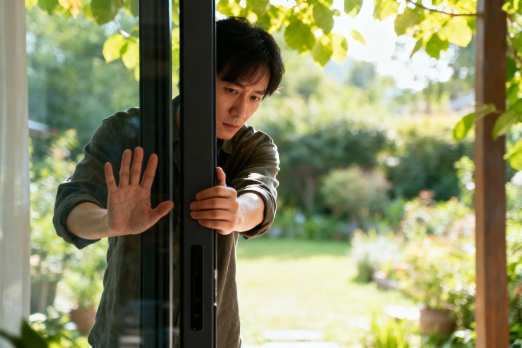 Comment fermer une porte fenêtre de l’extérieur sans poignée ?